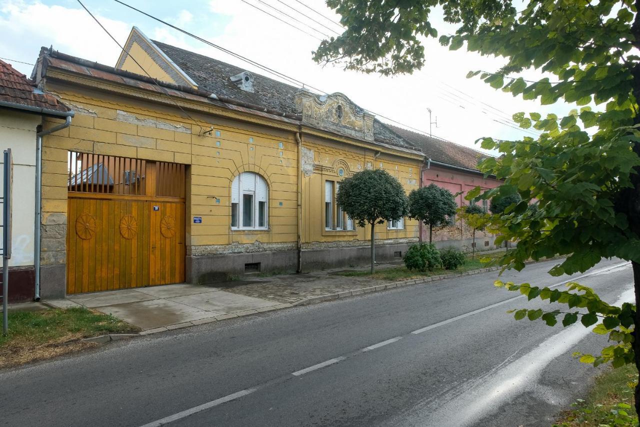 Szorcsik Haz 1913 Apartment Senta Exterior photo
